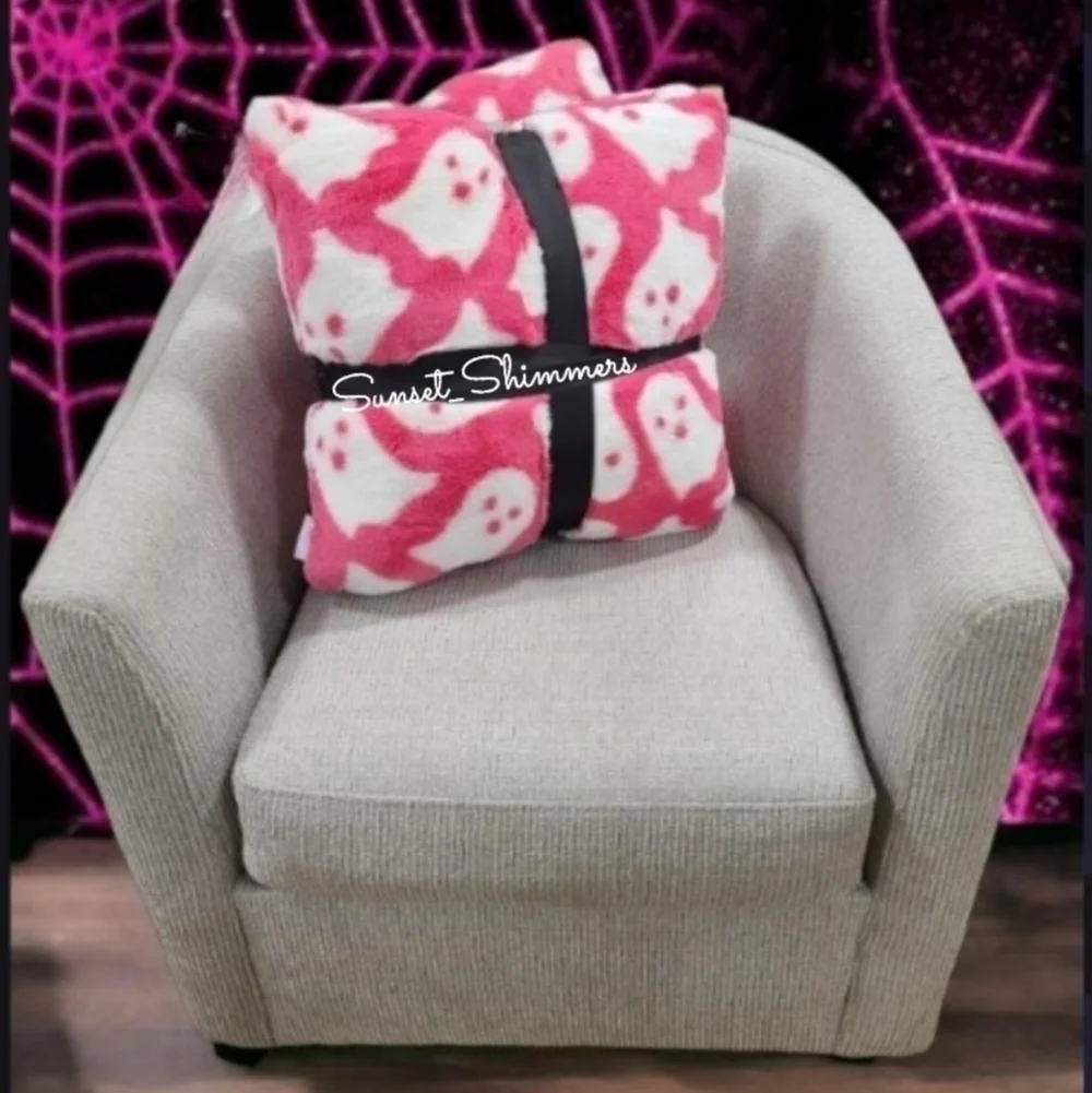 X2 Halloween Faux Fur Hot Pink Ghost Pillow Set by StoreHouse Large 20